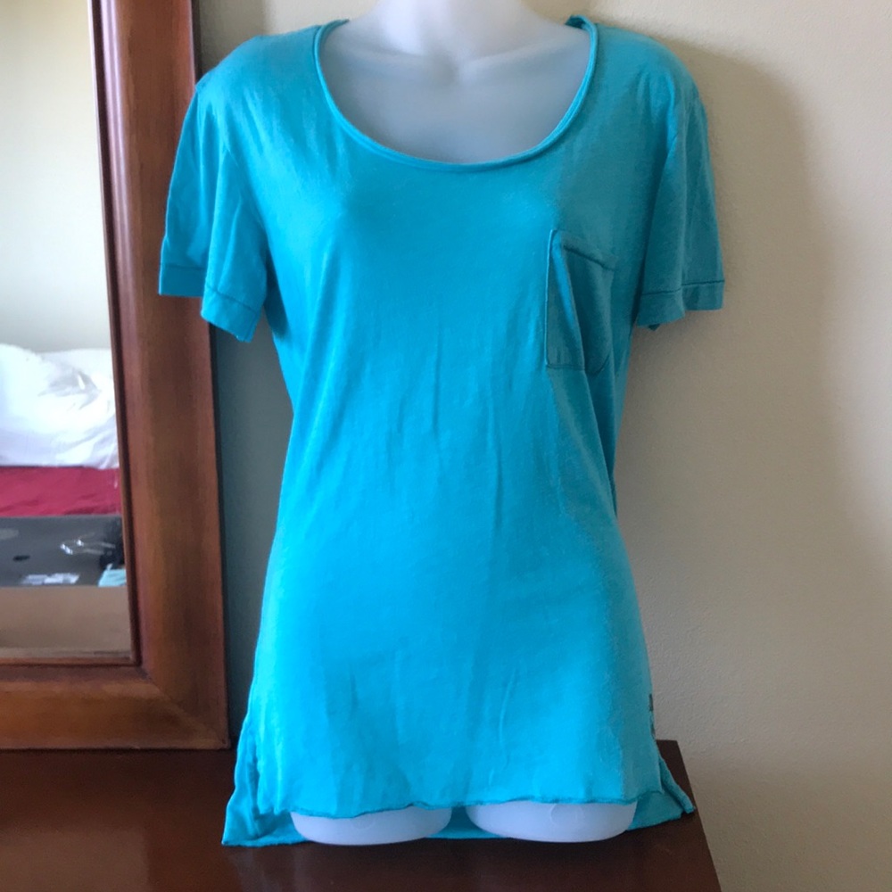 Wildfox essential teal scoop neck pocket tee small blue